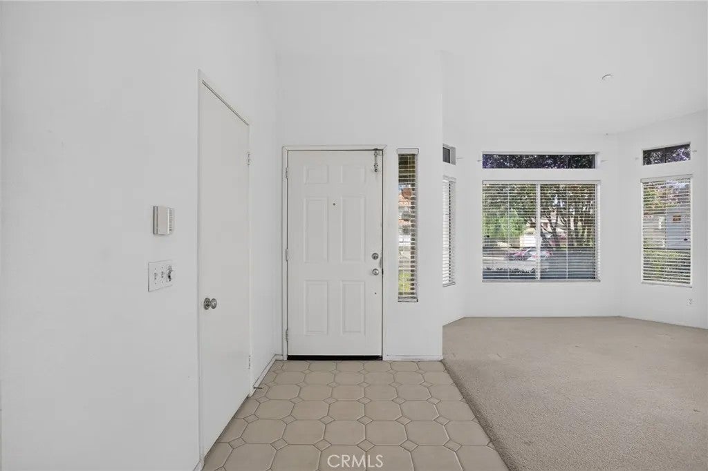 10217 Sycamore Canyon