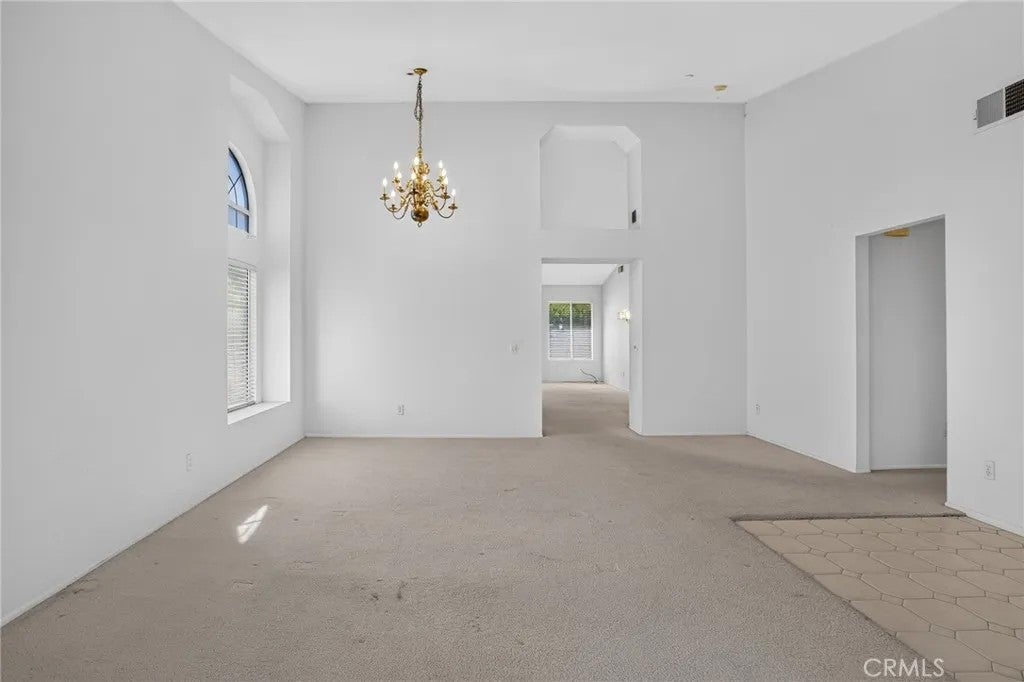 10217 Sycamore Canyon