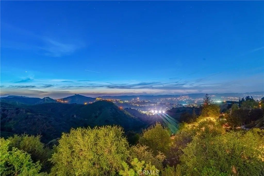 Photo of 22535 Blueridge Court, Calabasas, CA 91302 (MLS # SR26067303)