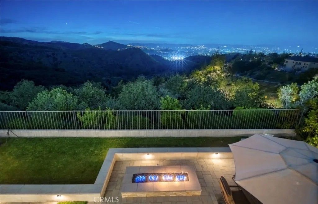 Photo of 22535 Blueridge Court, Calabasas, CA 91302 (MLS # SR26067303)