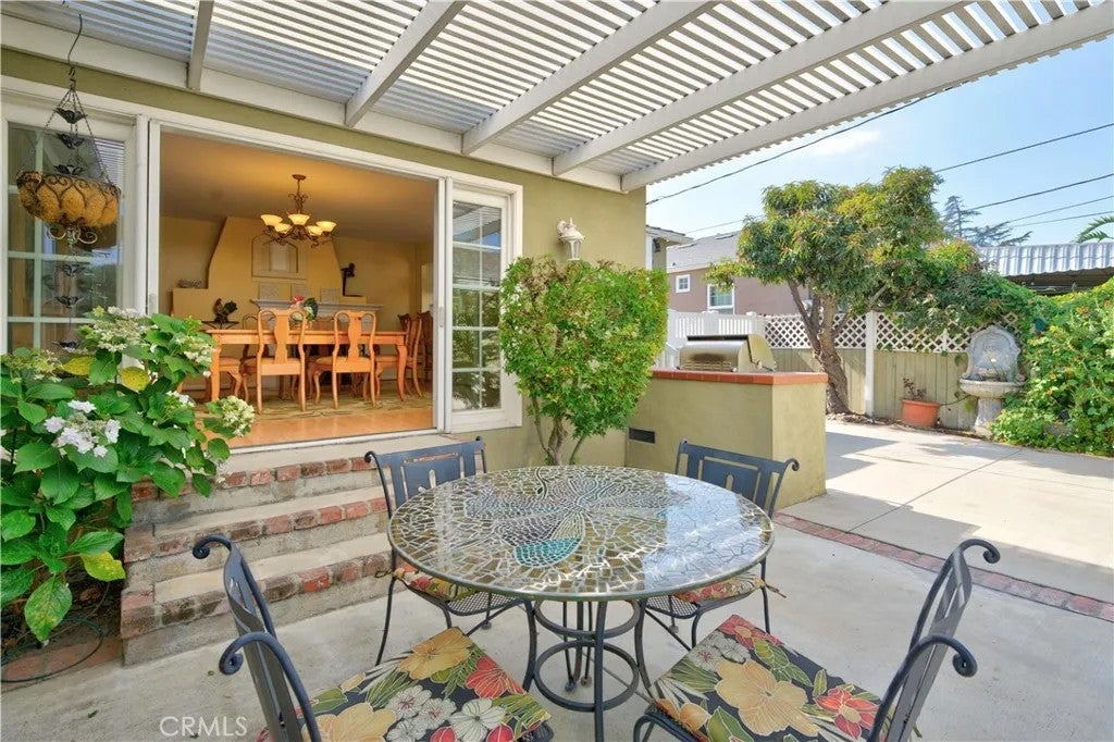 1426 N Buena Vista