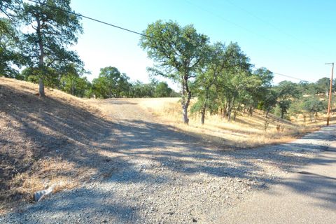 Photo of 27 The Oaks Drive, Red Bluff, CA 96080 (MLS # 20250785)