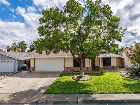Photo of 2420 Oriole Drive, Red Bluff, CA 96080 (MLS # 20250689)
