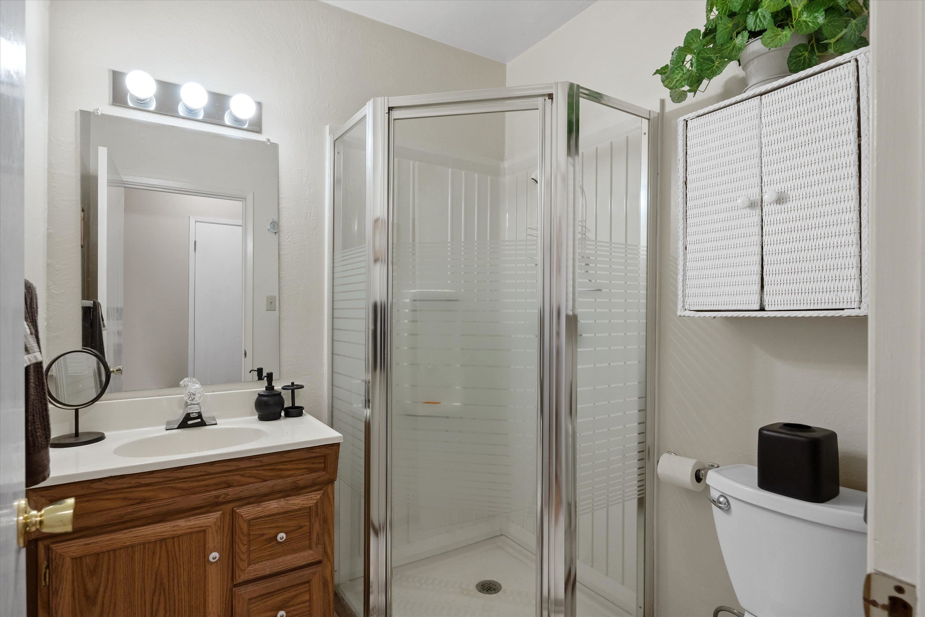 Paynes Creek, California, 96075, United States, 3 Bedrooms Bedrooms, ,2 BathroomsBathrooms,Residential,Active,2031781