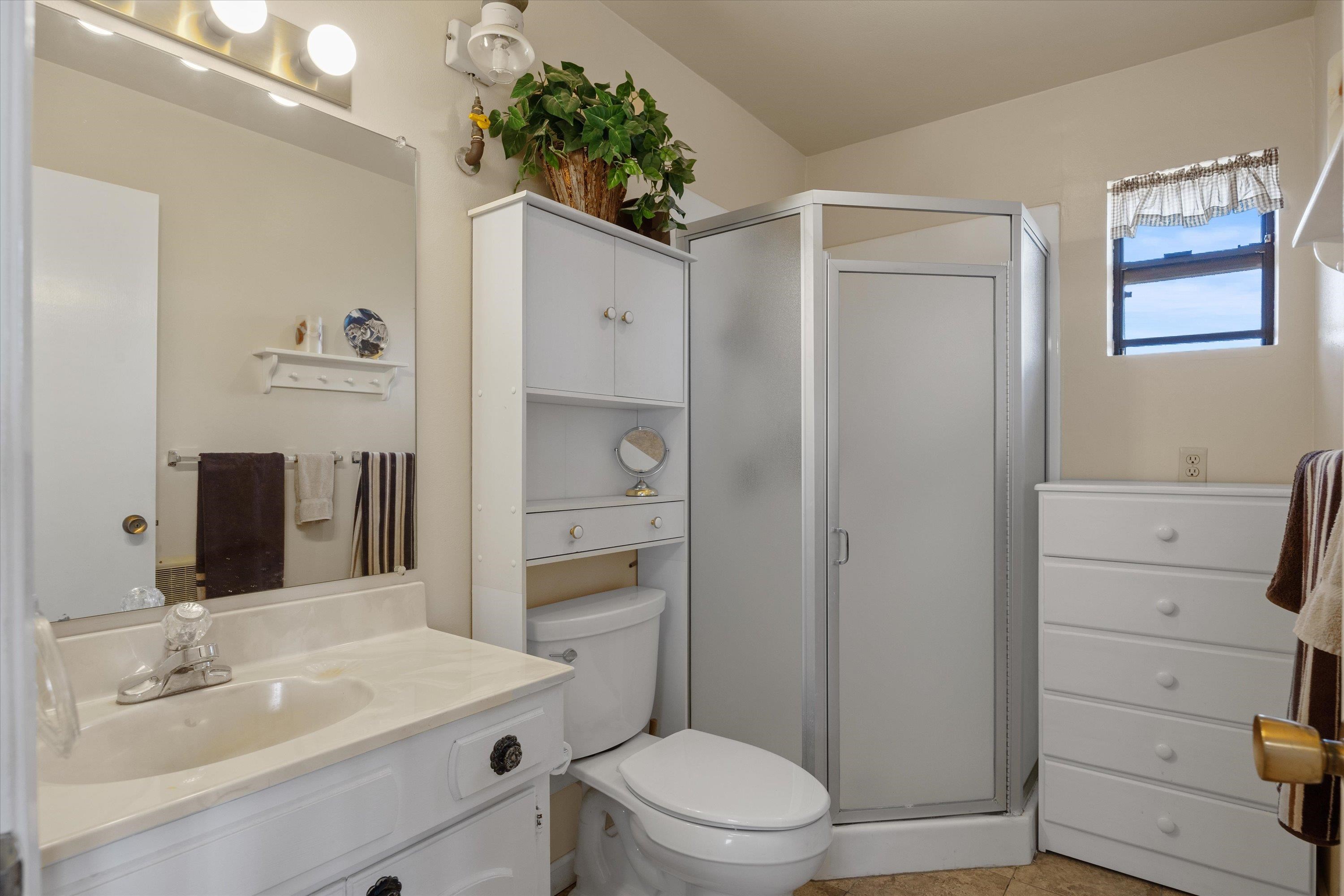 Paynes Creek, California, 96075, United States, 3 Bedrooms Bedrooms, ,2 BathroomsBathrooms,Residential,Active,2031781