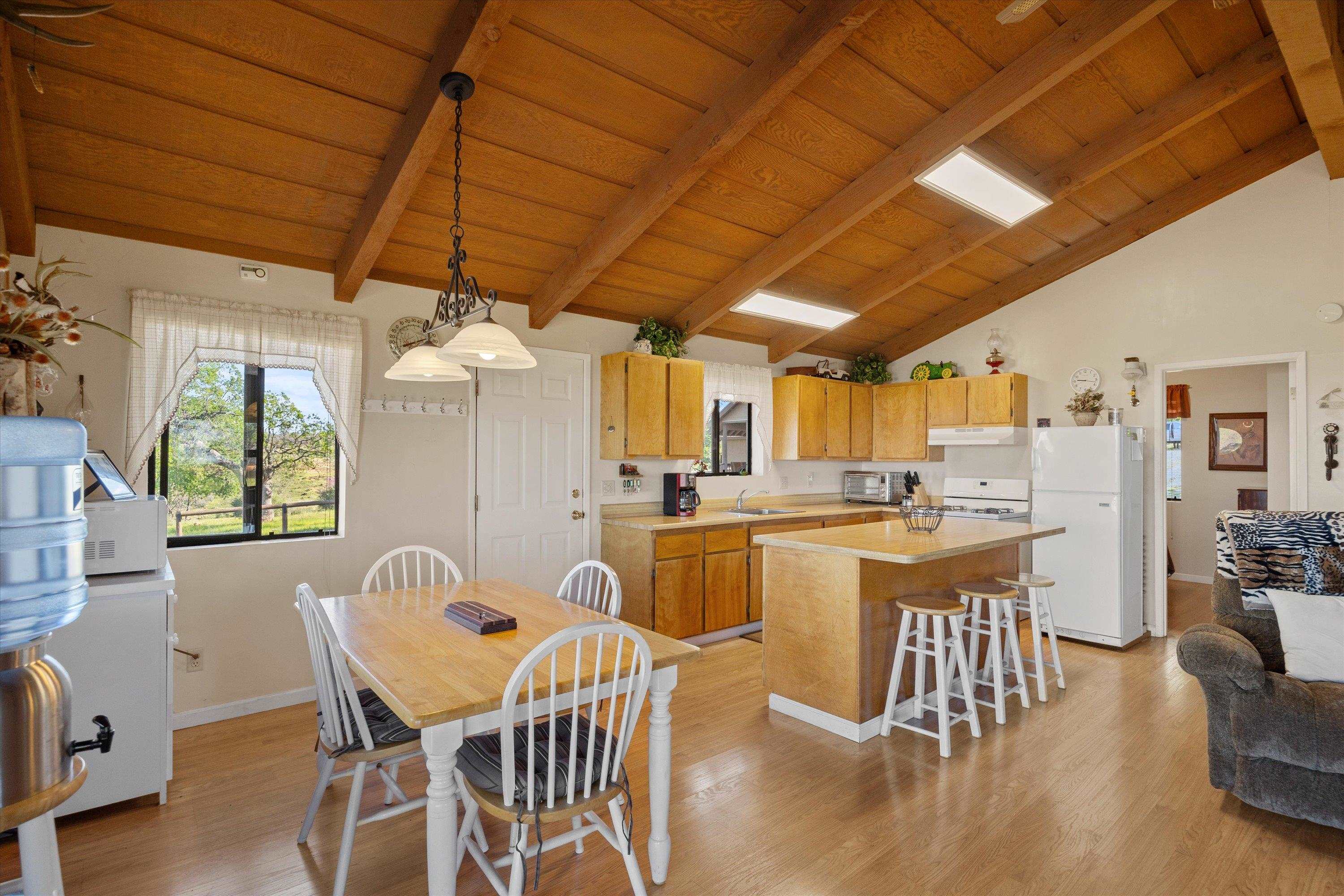 Paynes Creek, California, 96075, United States, 3 Bedrooms Bedrooms, ,2 BathroomsBathrooms,Residential,Active,2031781