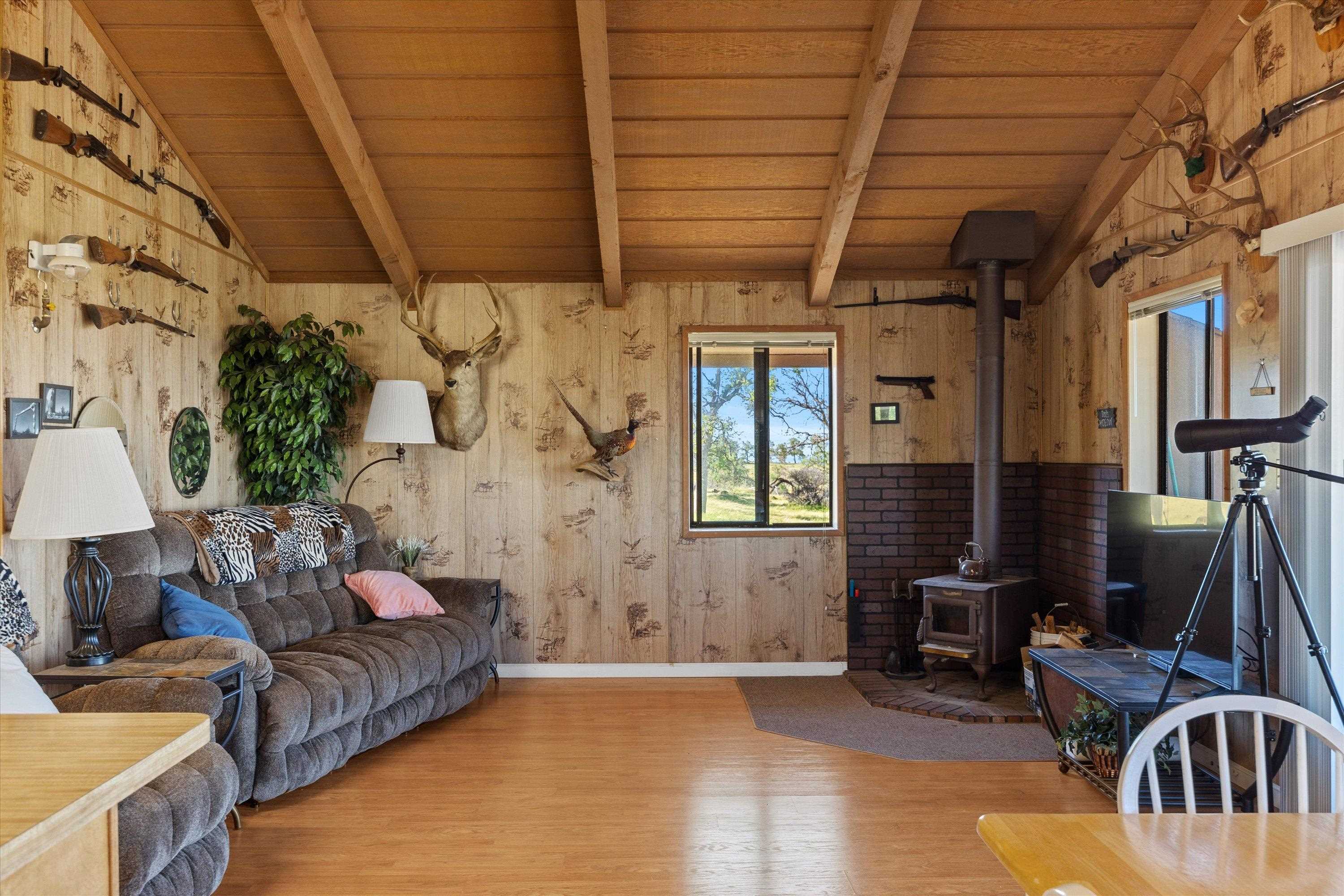 Paynes Creek, California, 96075, United States, 3 Bedrooms Bedrooms, ,2 BathroomsBathrooms,Residential,Active,2031781