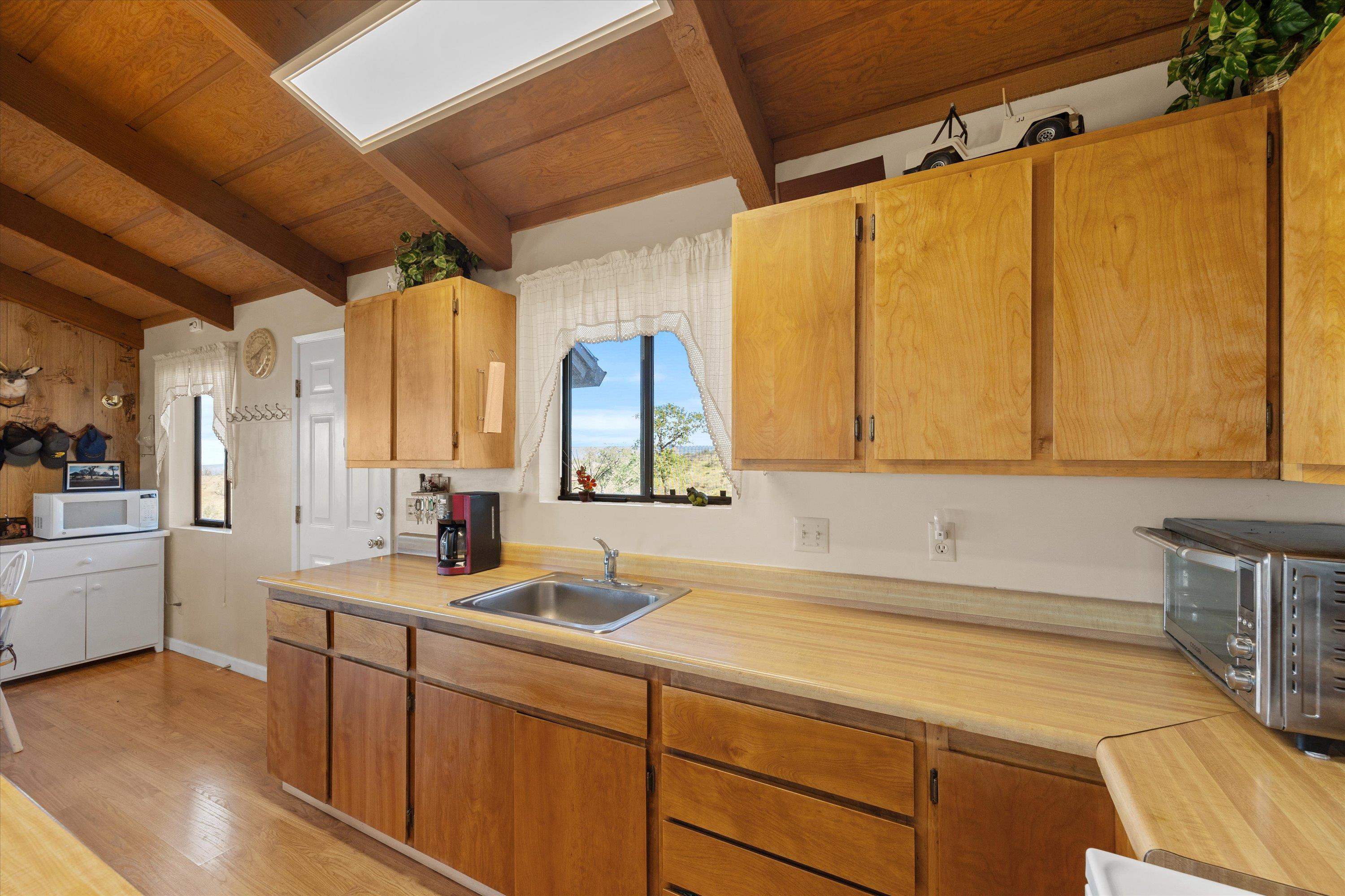 Paynes Creek, California, 96075, United States, 3 Bedrooms Bedrooms, ,2 BathroomsBathrooms,Residential,Active,2031781