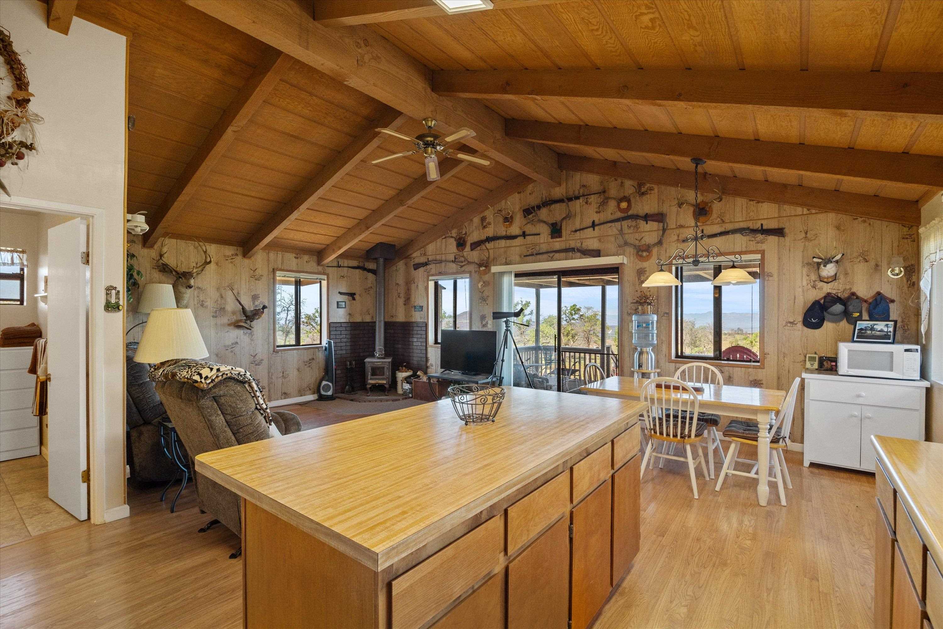 Paynes Creek, California, 96075, United States, 3 Bedrooms Bedrooms, ,2 BathroomsBathrooms,Residential,Active,2031781
