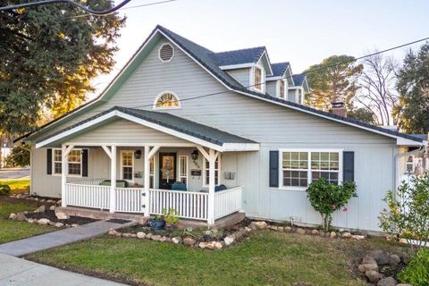 Photo of 406 S Jackson St, Red Bluff, CA 96080 (MLS # 20260075)