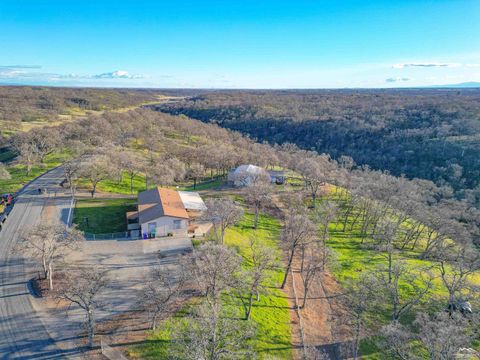 Photo of 15775 Skyline Drive, Red Bluff, CA 96080 (MLS # 20250530)
