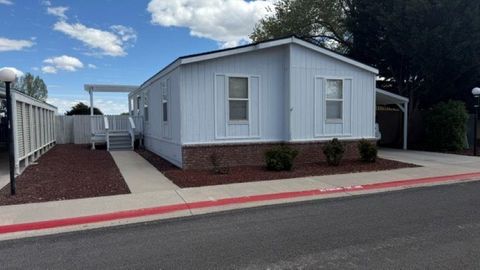 Photo of 127 Mountainview Pkwy, Susanville, CA 96130 (MLS # 20260420)