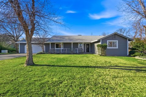 Photo of 14435 Del Oro Court, Red Bluff, CA 96080 (MLS # 20260055)