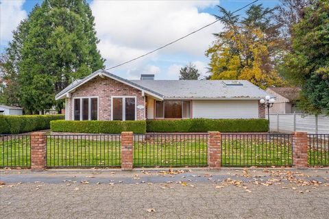 Photo of 83 Damon Avenue, Red Bluff, CA 96080 (MLS # 20250857)