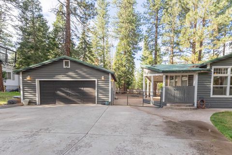 Photo of 691 Las Plumas Way, Susanville, CA 96130 (MLS # 20260433)