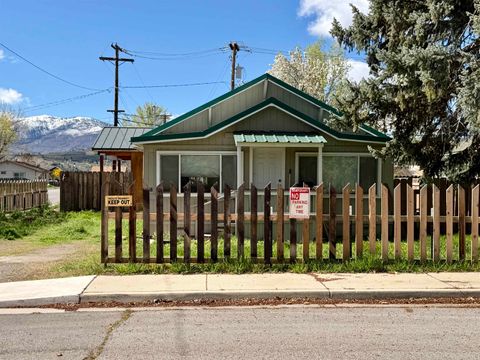 Photo of 22 Sunkist Dr, Susanville, CA 96130 (MLS # 20260438)