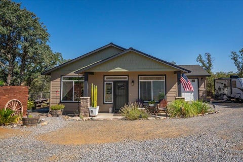 Photo of 18710 Saddleback Ridge Rd, Cottonwood, CA 96022 (MLS # 20261111)