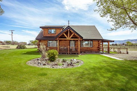 Photo of 465 Norvell Ln, Janesville, CA 96130 (MLS # 20260432)