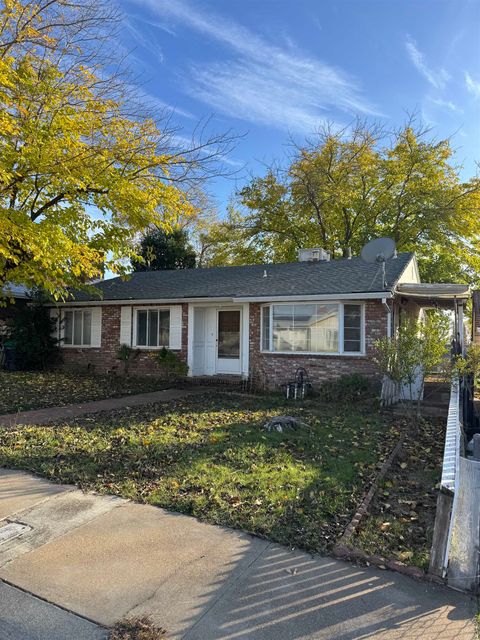 Photo of 1715 Walbridge Street, Red Bluff, CA 96080 (MLS # 20250852)