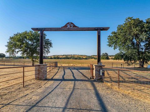 Photo of 15775 Red Bank Road, Red Bluff, CA 96080 (MLS # 20250546)