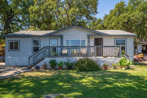 Photo of 14605 Kinney Avenue, Red Bluff, CA 96080 (MLS # 20250643)