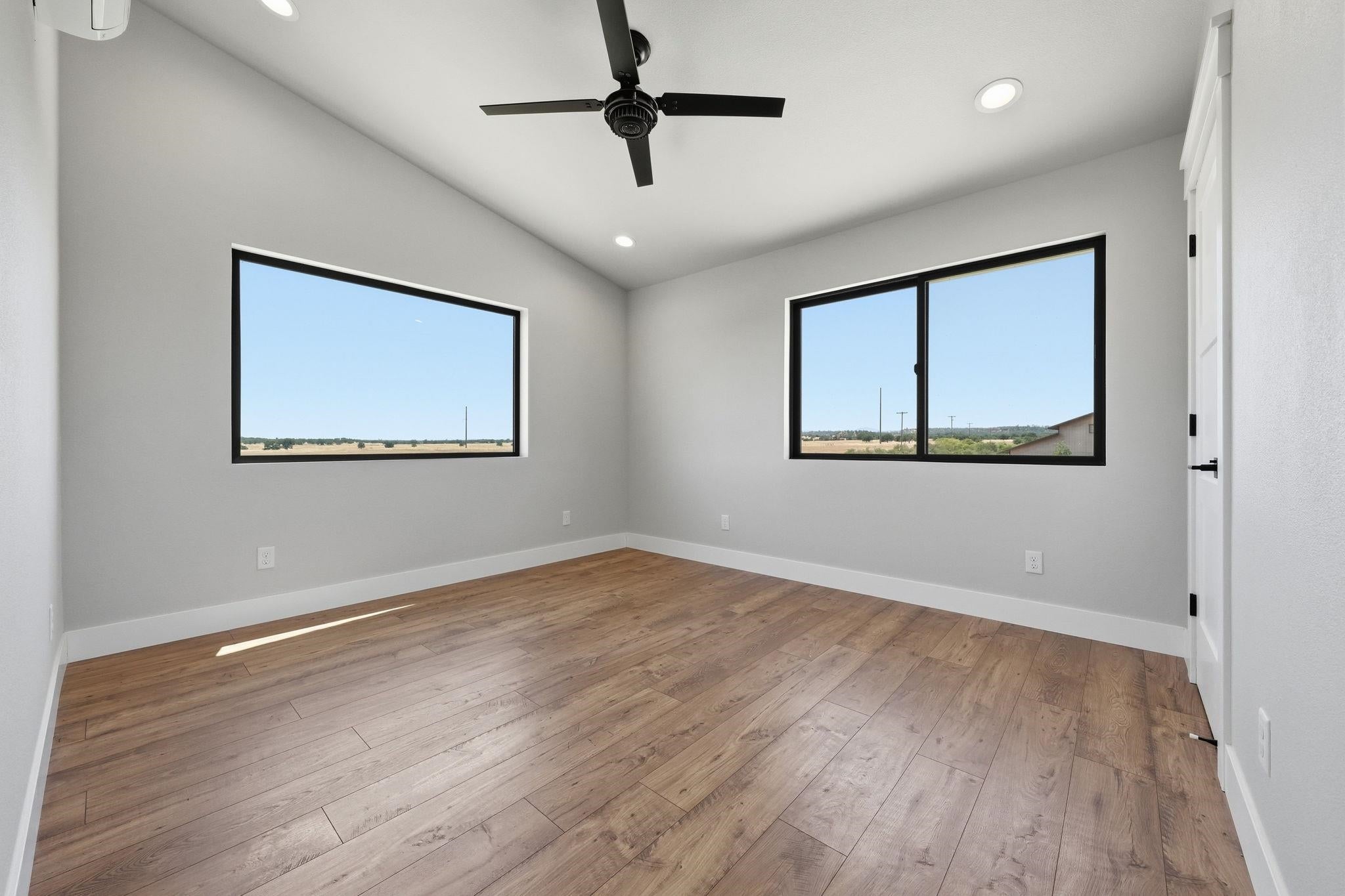 22200 Salmon Pl, Red Bluff, CA, 96080, USA, 4 Bedrooms Bedrooms, ,5 BathroomsBathrooms,Residential,Active,22200 Salmon Pl,20260706
