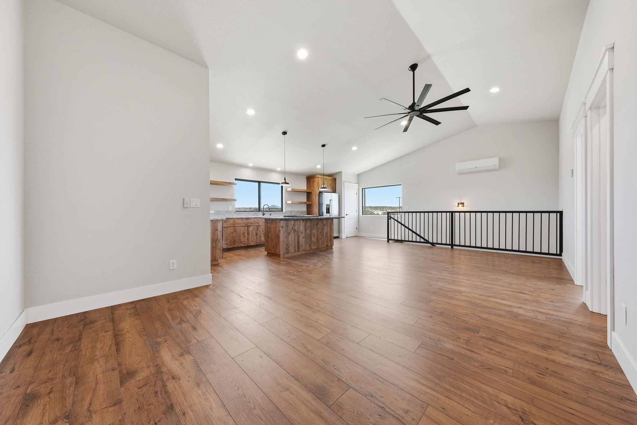 22200 Salmon Pl, Red Bluff, CA, 96080, USA, 4 Bedrooms Bedrooms, ,5 BathroomsBathrooms,Residential,Active,22200 Salmon Pl,20260706