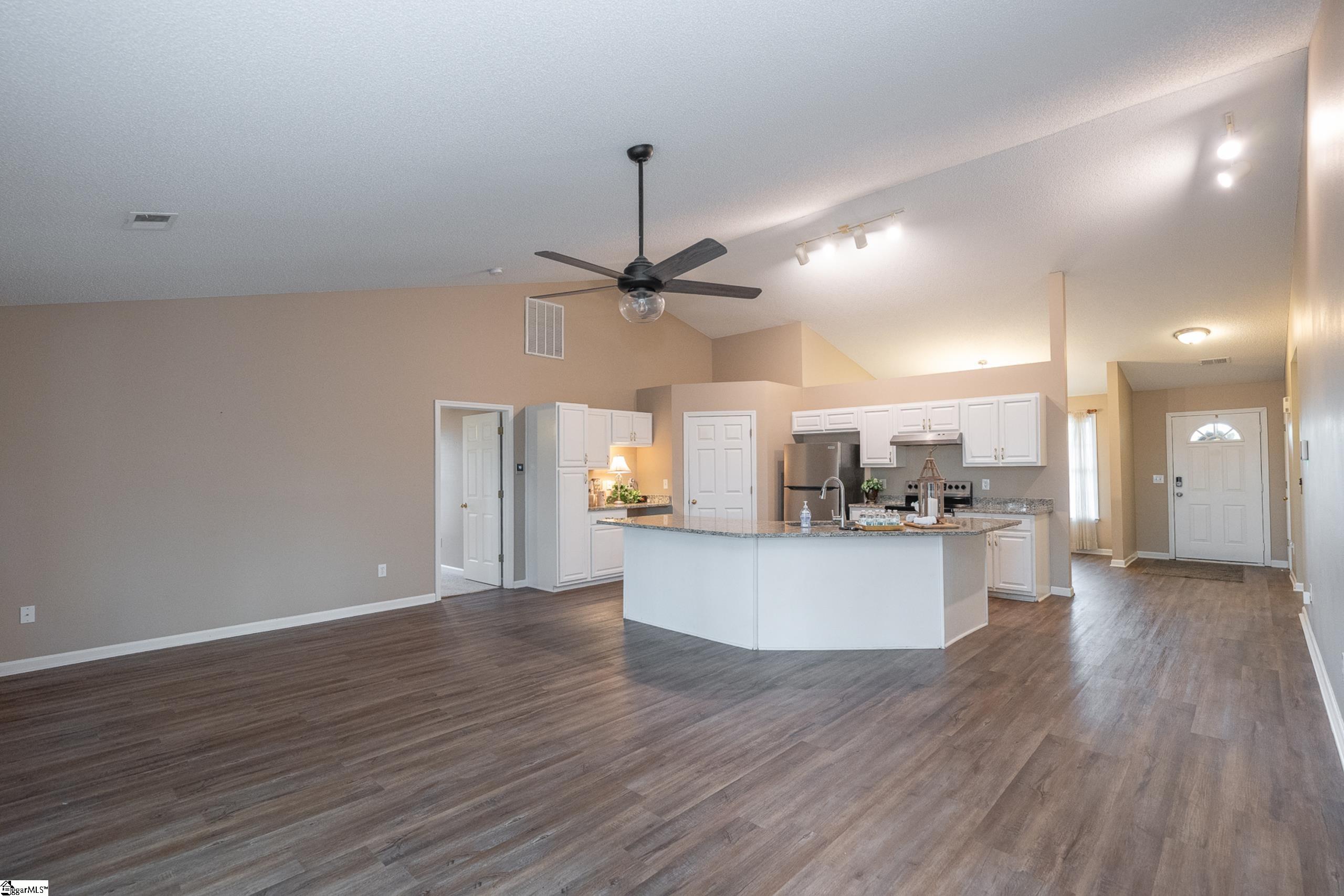 Greer, South Carolina 29650, United States, 3 Bedrooms Bedrooms, ,2 BathroomsBathrooms,Residential,Contingent,14698