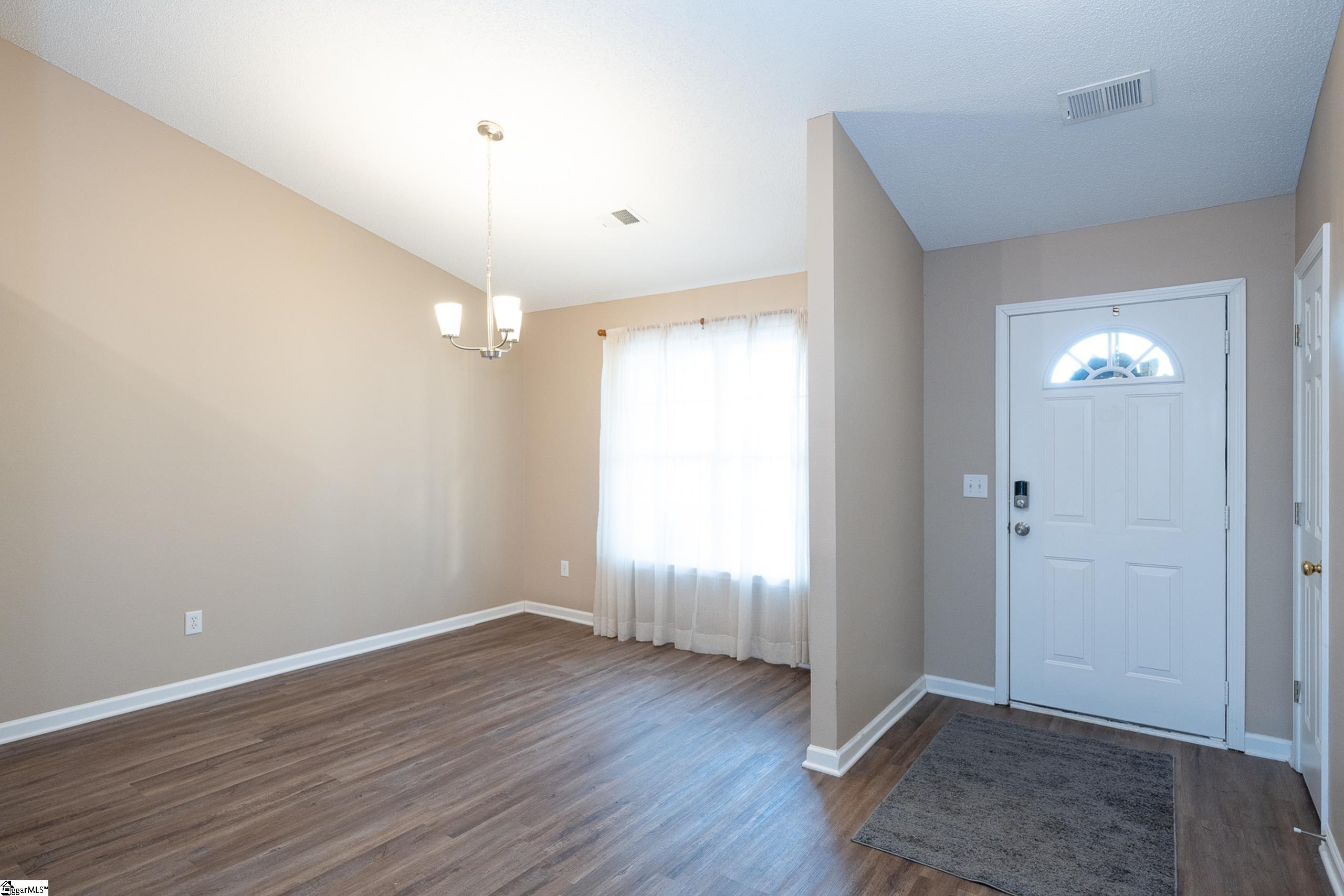 Greer, South Carolina 29650, United States, 3 Bedrooms Bedrooms, ,2 BathroomsBathrooms,Residential,Contingent,14698