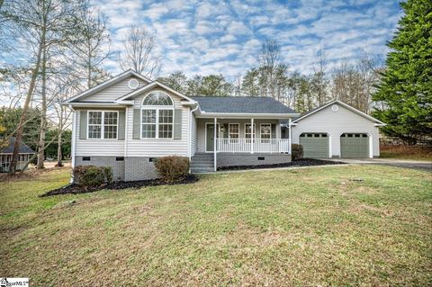 A home in Travelers Rest