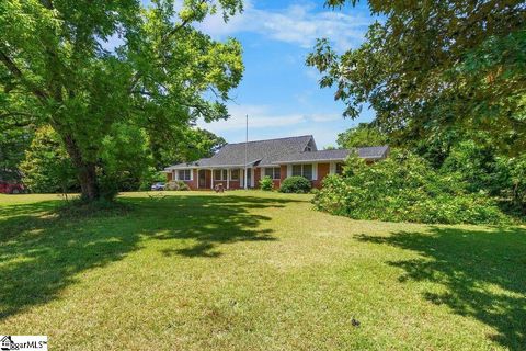 A home in Laurens