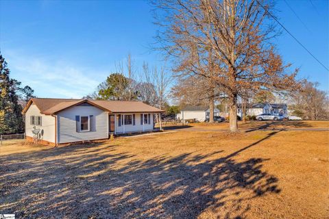 A home in Easley