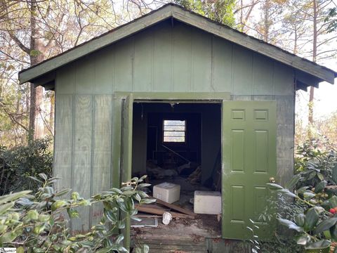 A home in Laurens