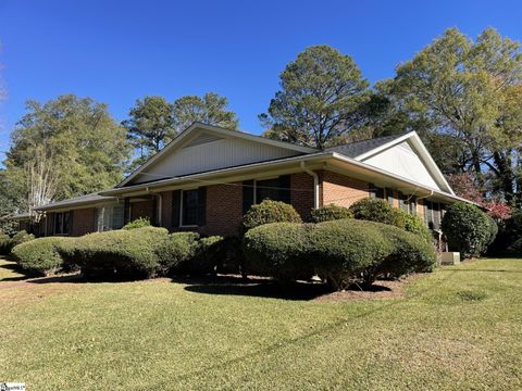 A home in Laurens