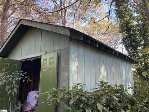 A home in Laurens