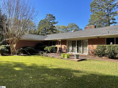 A home in Laurens