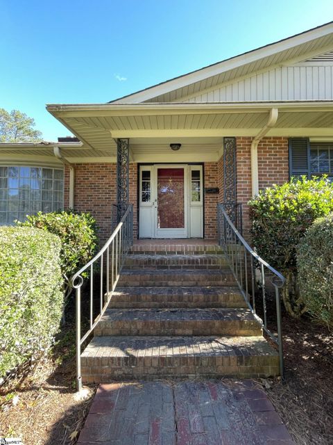 A home in Laurens