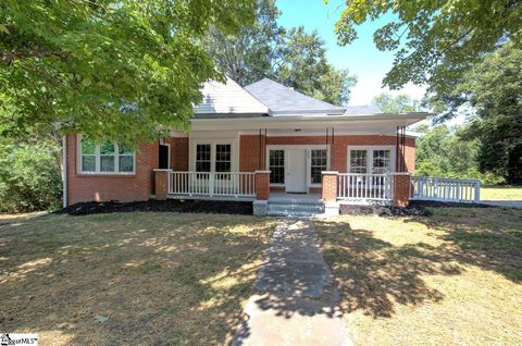 A home in Laurens