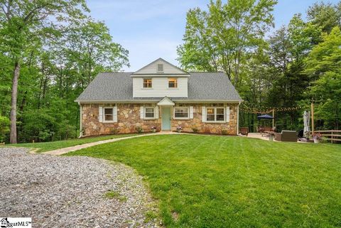 Single Family Residence in Landrum SC 136 Hearthstone Ridge Road.jpg