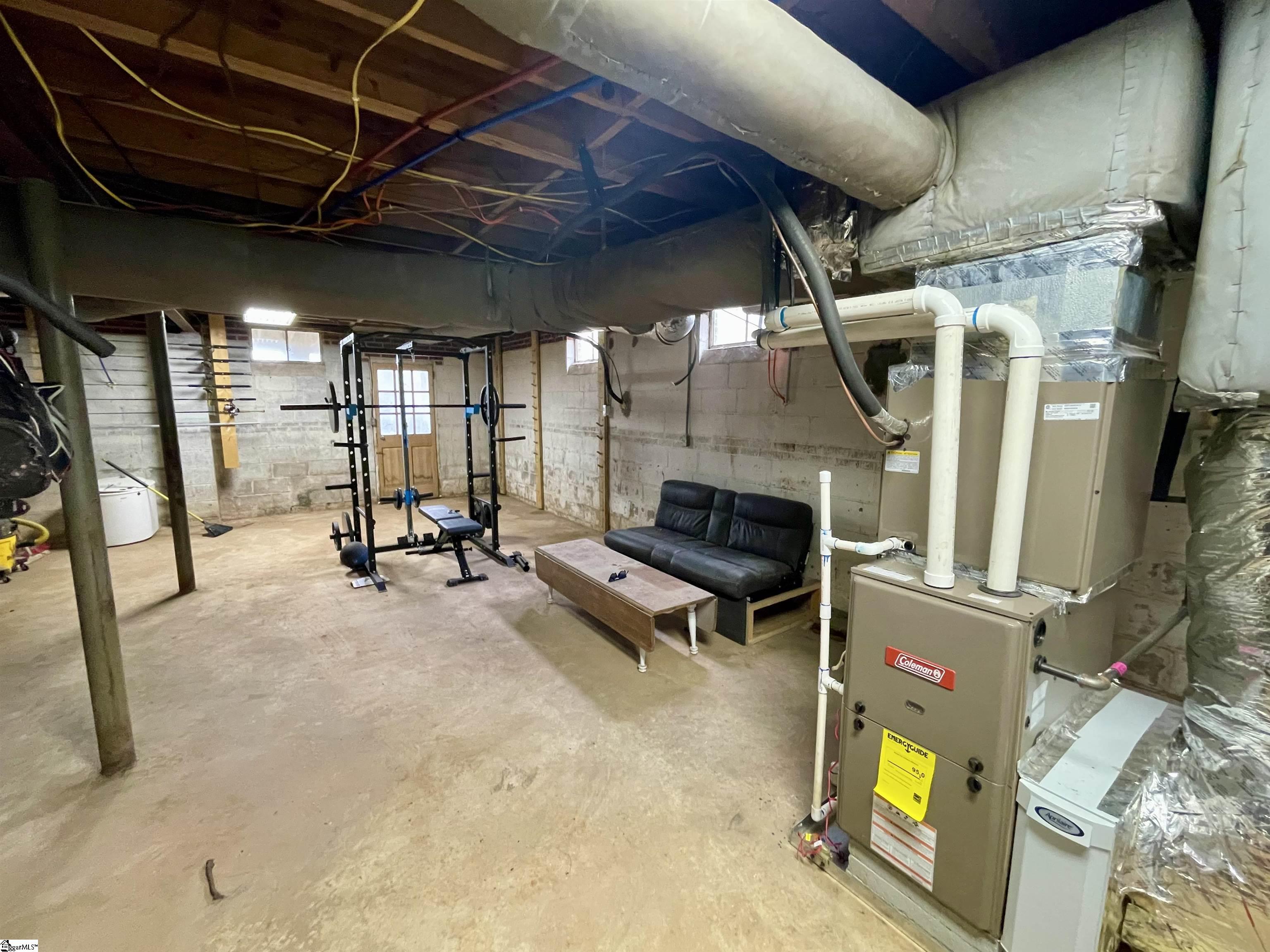 Clinton, South Carolina 29325, United States, 3 Bedrooms Bedrooms, ,3 BathroomsBathrooms,Residential,Contingent,6103