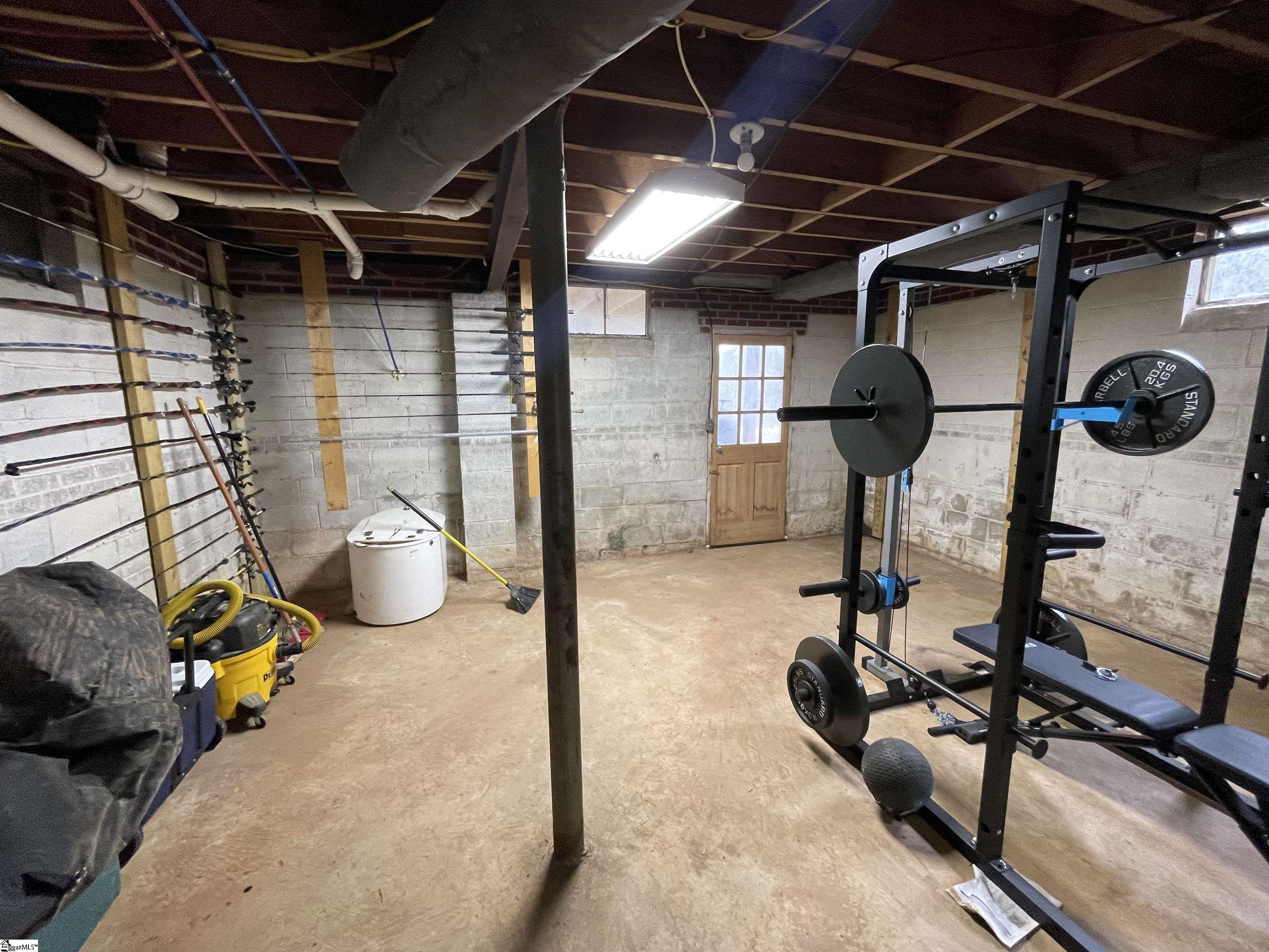 Clinton, South Carolina 29325, United States, 3 Bedrooms Bedrooms, ,3 BathroomsBathrooms,Residential,Contingent,6103