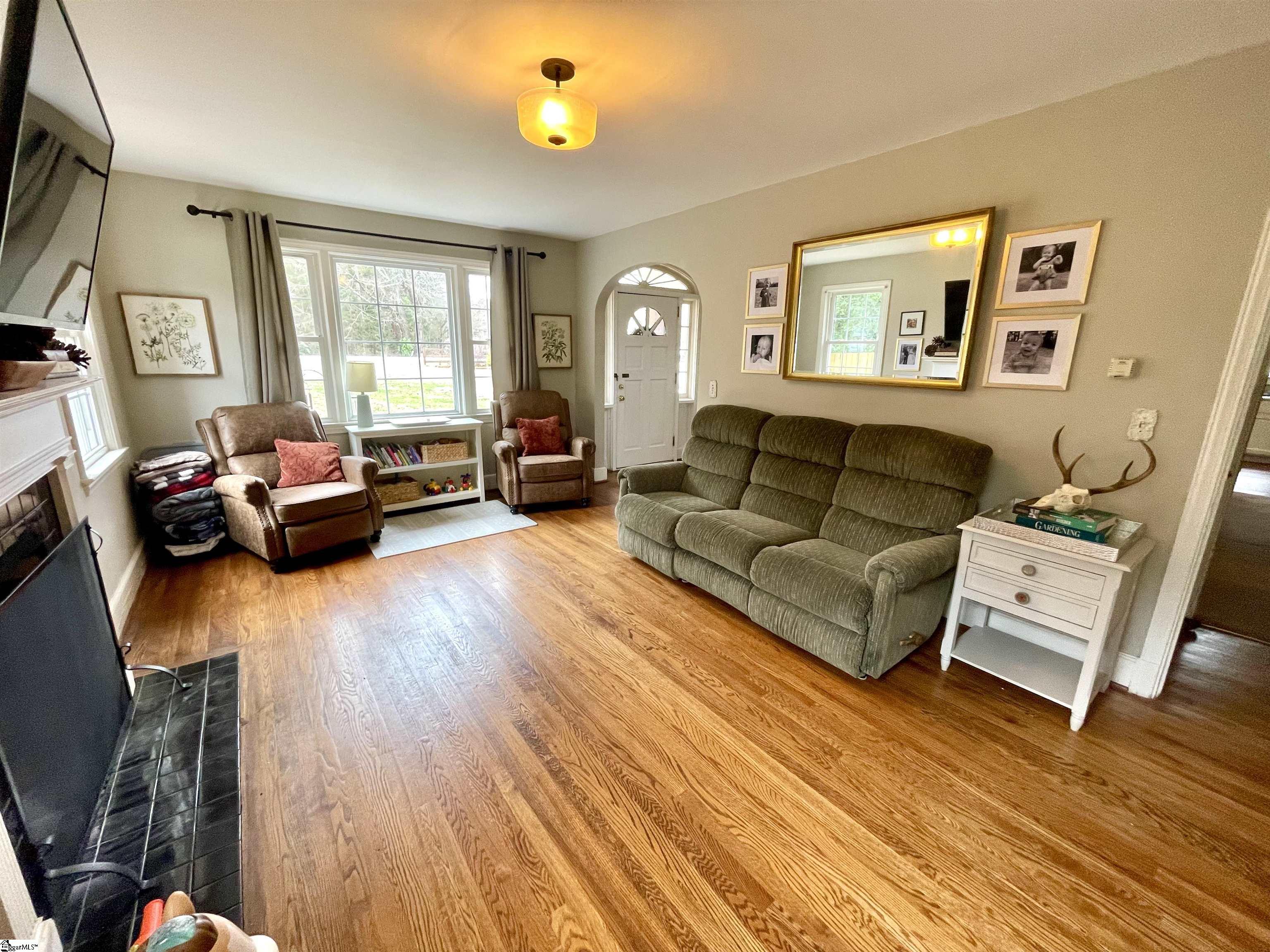 Clinton, South Carolina 29325, United States, 3 Bedrooms Bedrooms, ,3 BathroomsBathrooms,Residential,Contingent,6103