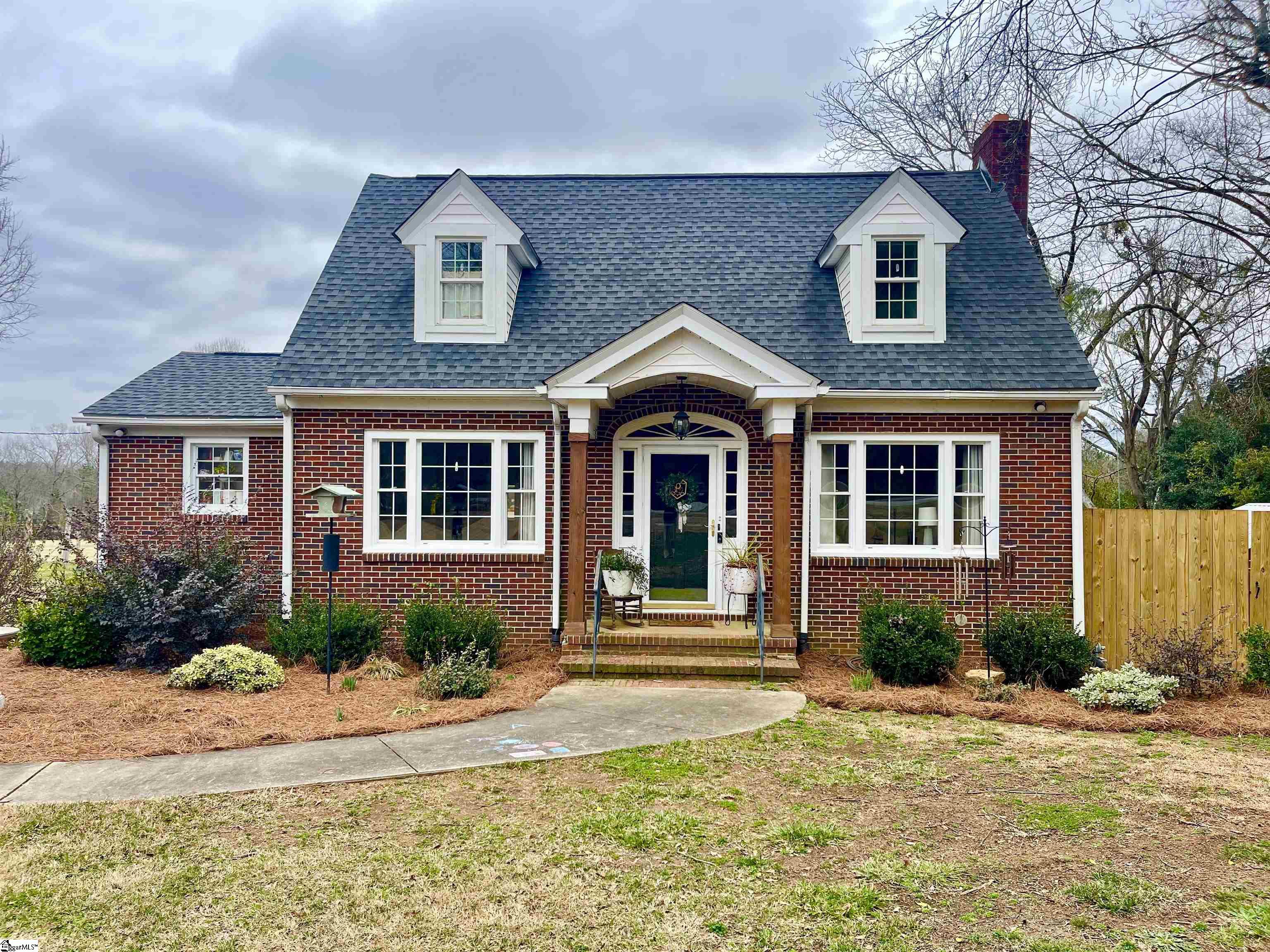 Clinton, South Carolina 29325, United States, 3 Bedrooms Bedrooms, ,3 BathroomsBathrooms,Residential,Contingent,6103