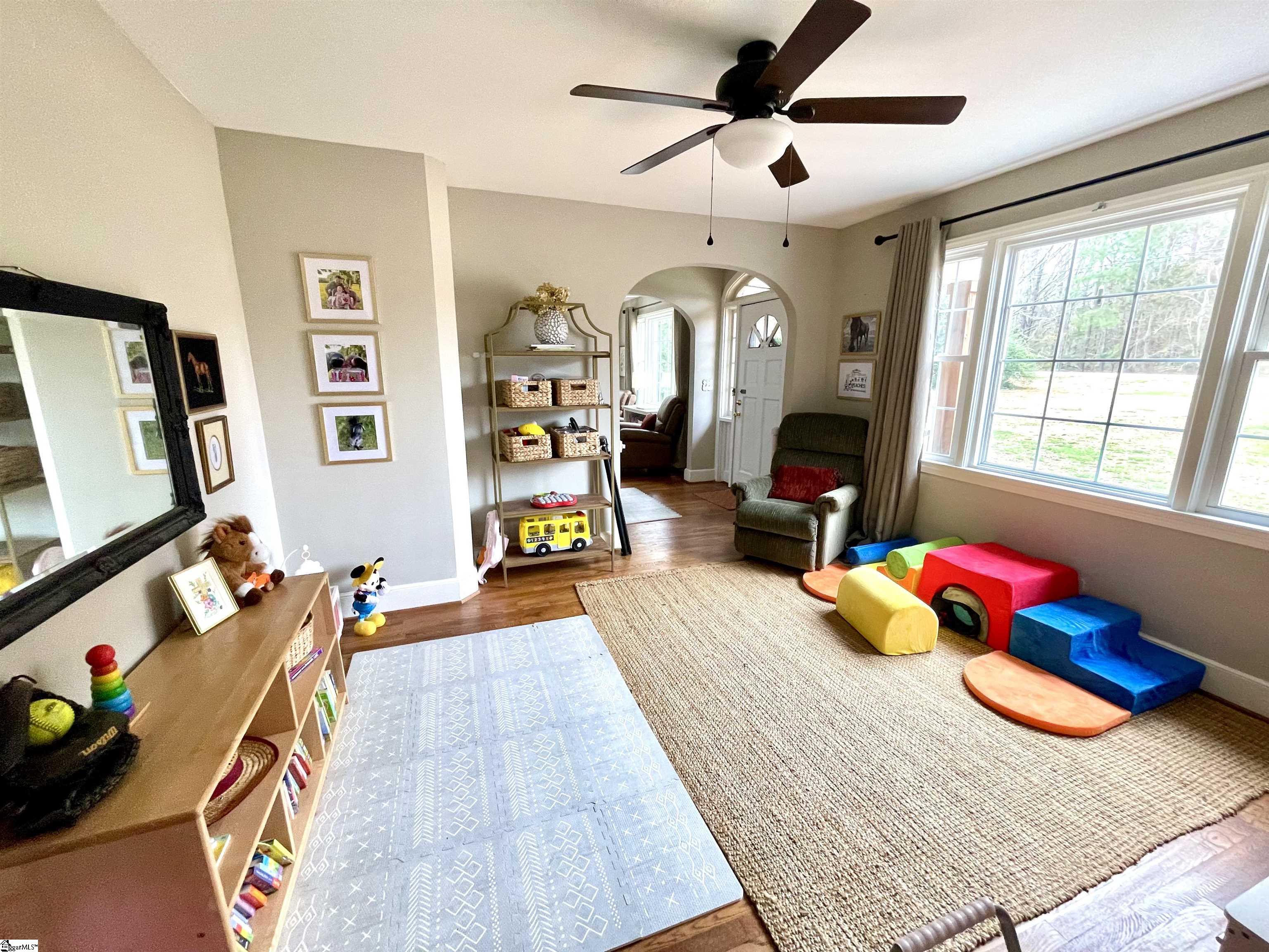 Clinton, South Carolina 29325, United States, 3 Bedrooms Bedrooms, ,3 BathroomsBathrooms,Residential,Contingent,6103