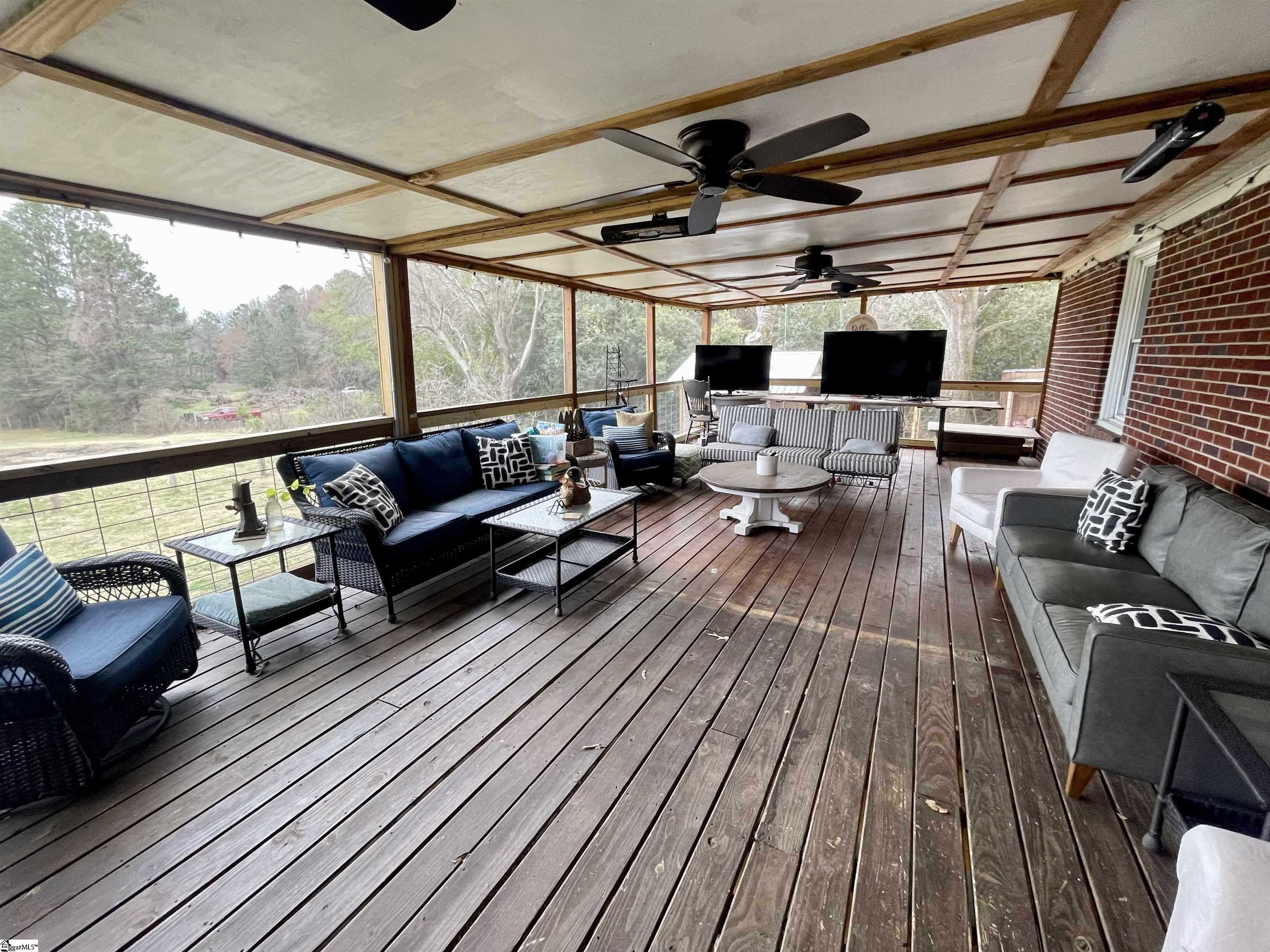 Clinton, South Carolina 29325, United States, 3 Bedrooms Bedrooms, ,3 BathroomsBathrooms,Residential,Contingent,6103