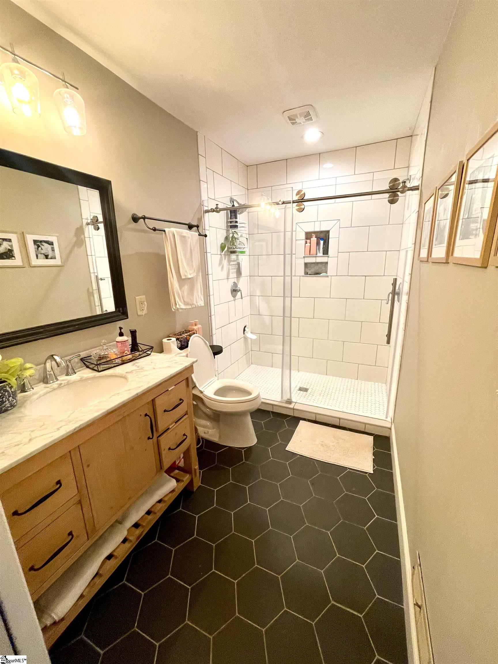 Clinton, South Carolina 29325, United States, 3 Bedrooms Bedrooms, ,3 BathroomsBathrooms,Residential,Contingent,6103