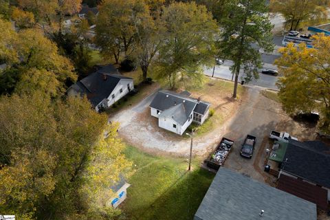 A home in Laurens