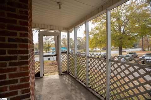 A home in Laurens