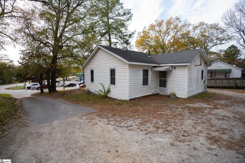 A home in Laurens