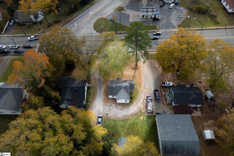 A home in Laurens